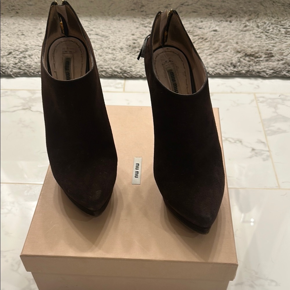 Gorgeous Miu Miu brown Ankle Boots